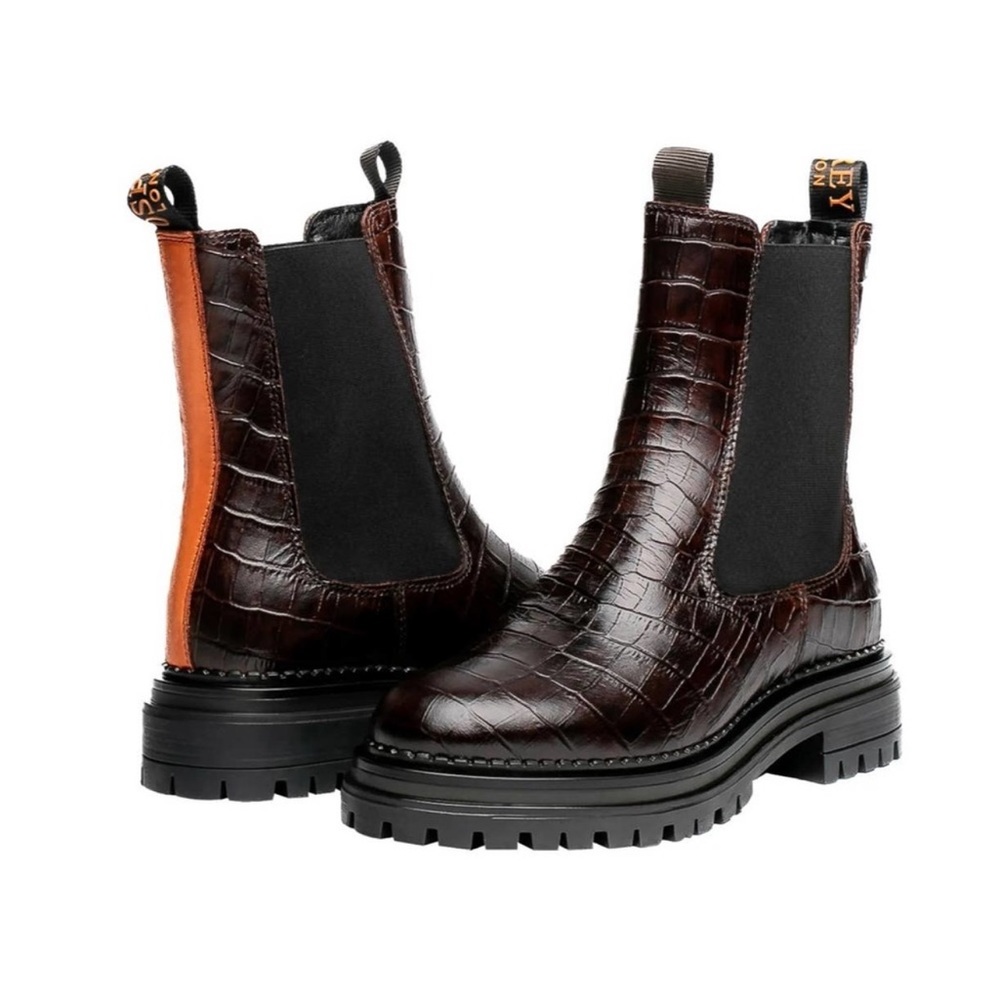 Osprey London -The Huckleberry Leather Chelsea Boots Size 39. No box, new.